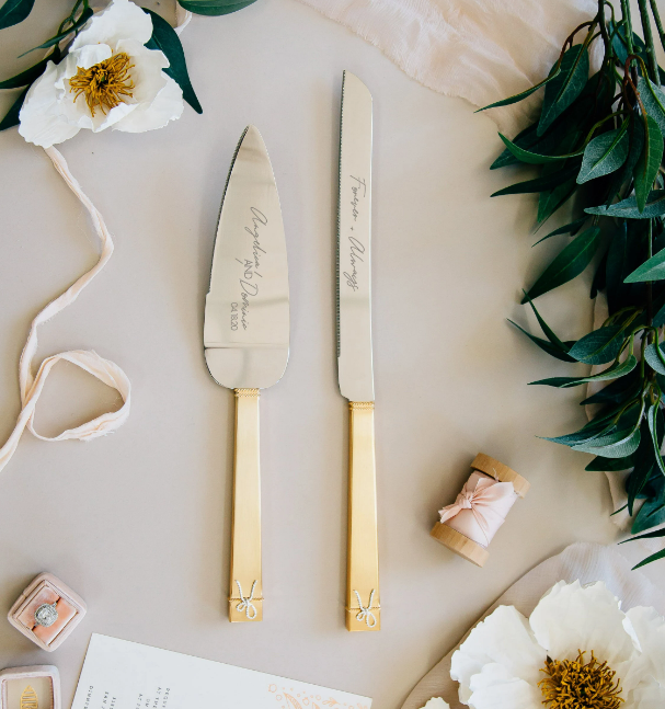 Vera Wang Love Knots Knife Y Server Gold Set