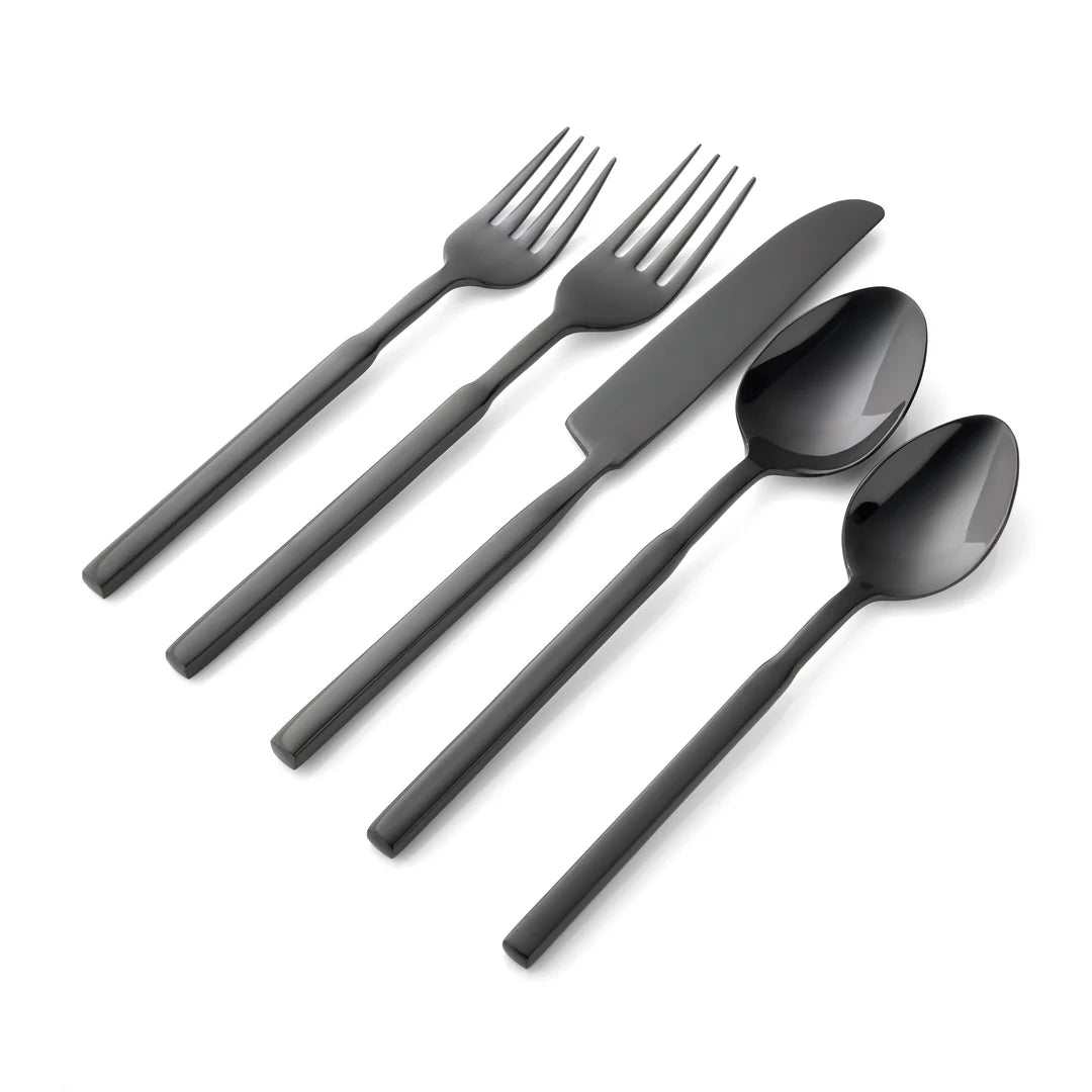 Cubit Matte Black 20 Piece Flatware | Details Panamá
