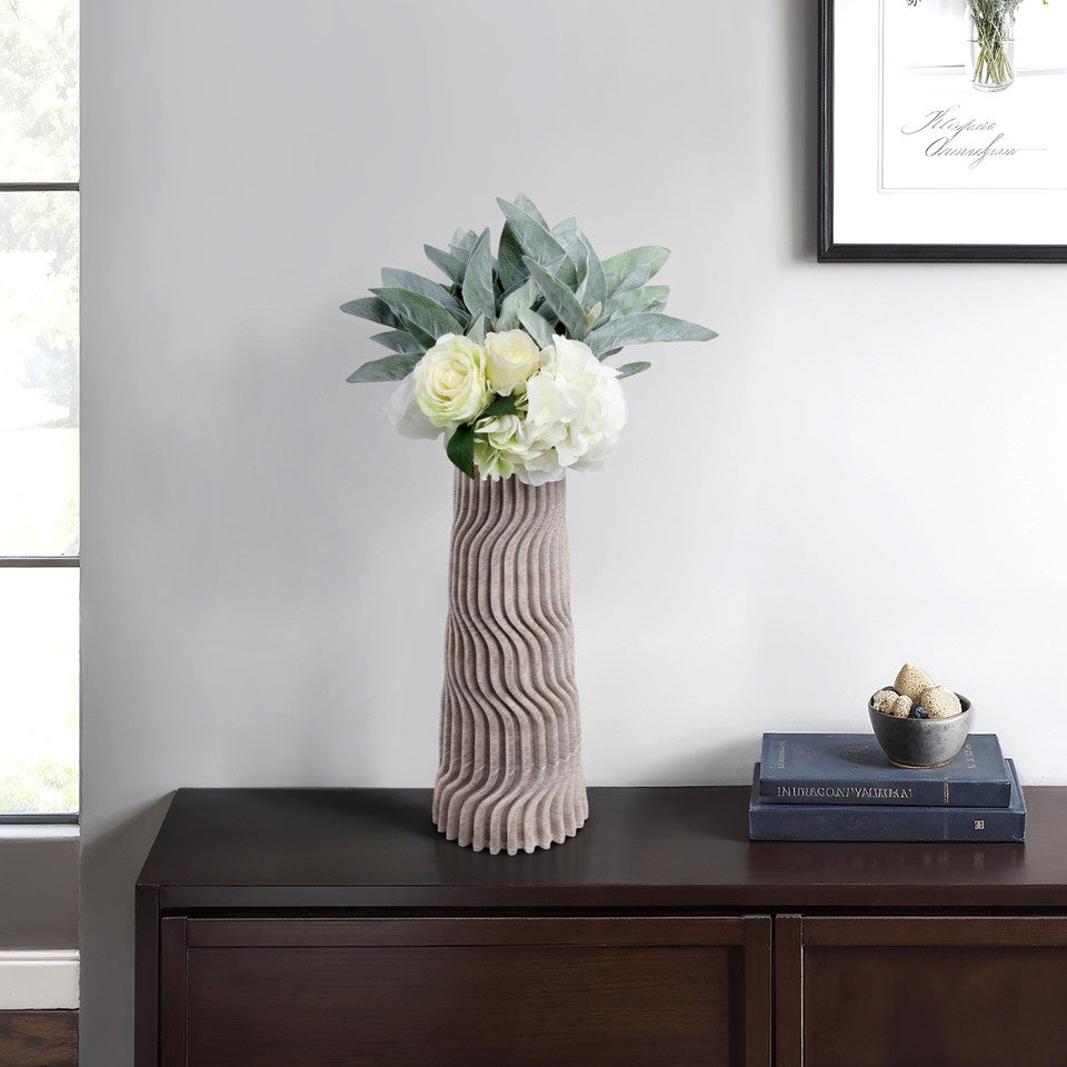 Shelvin 3D Printed Porcelain Vases