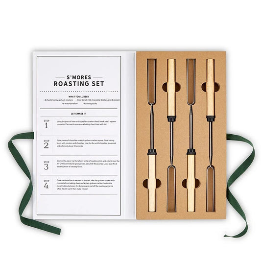 Marshmallow Roasting Sticks / Book Box | Details Panamá