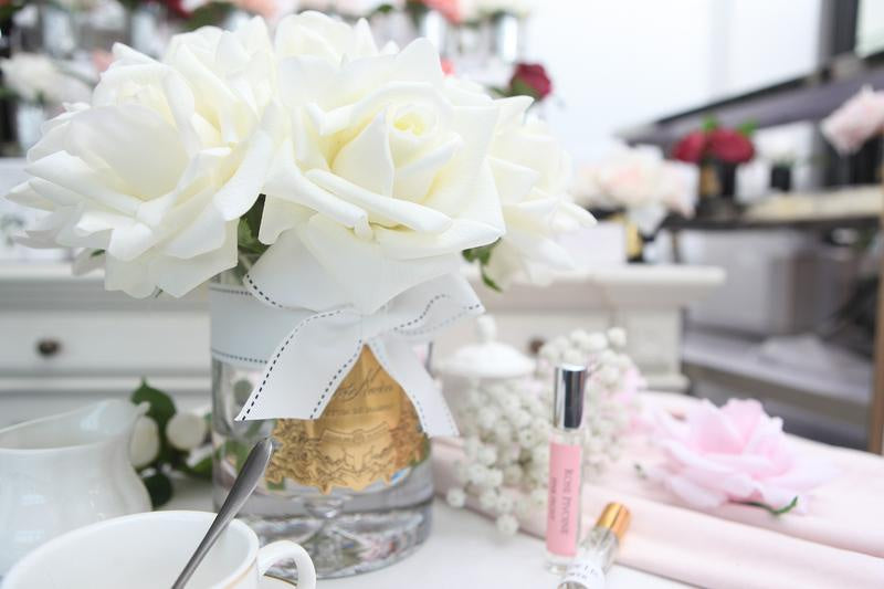 Luxury Grand Bouquet -Ivory White - Black Box